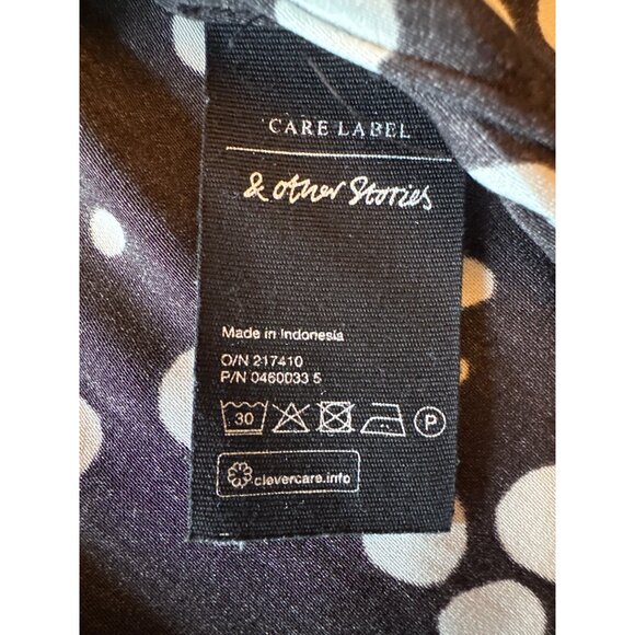 & Other Stories Black & White Polka Dot Blouse With Button Detail - Picture 5 of 7